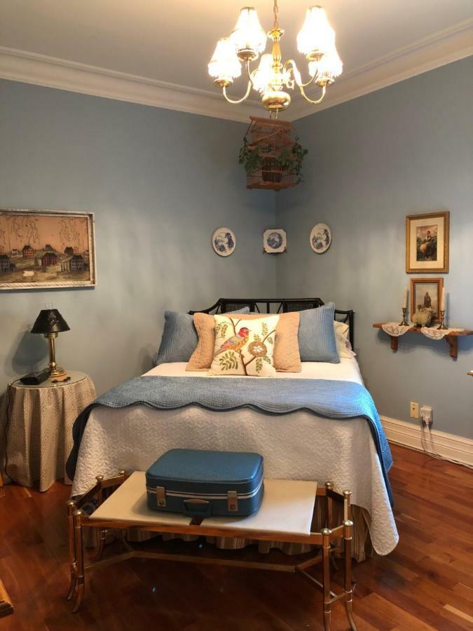 Clydesdale House Bed & Breakfast Barrie Exterior photo
